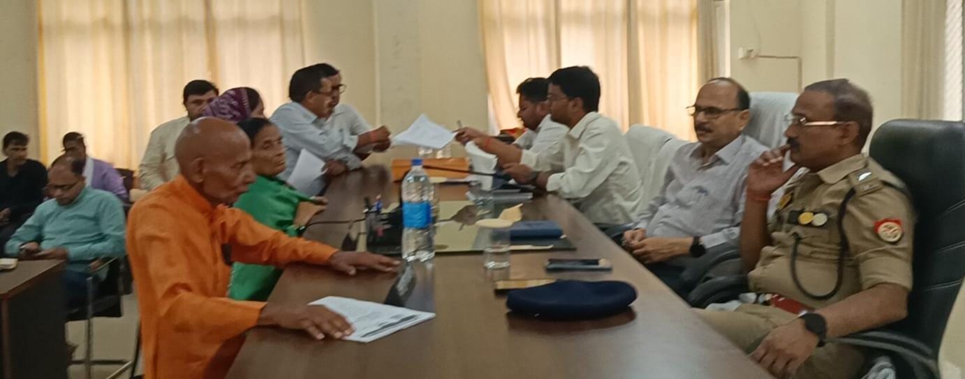 संपूर्ण समाधान दिवस:15 शिकायतों में निस्तारण शून्य