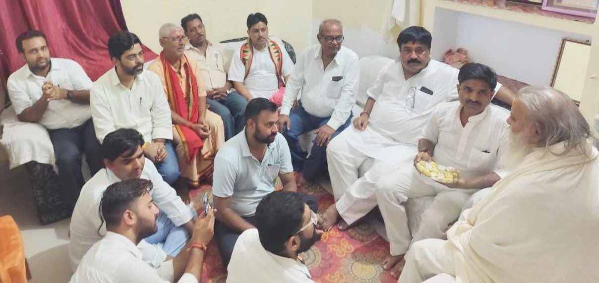 सेवक बनकर कार्य करें, यश-वैभव स्वम प्राप्त होगा: महामण्डलेश्वर