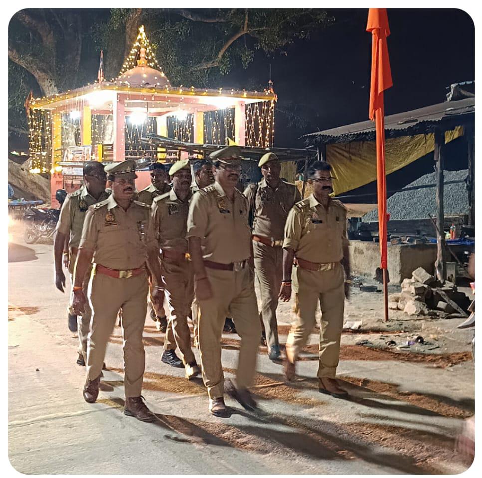 दुर्गा पूजा सुरक्षा को लेकर धम्मौर पुलिस ने निकाला फ्लैग मार्च