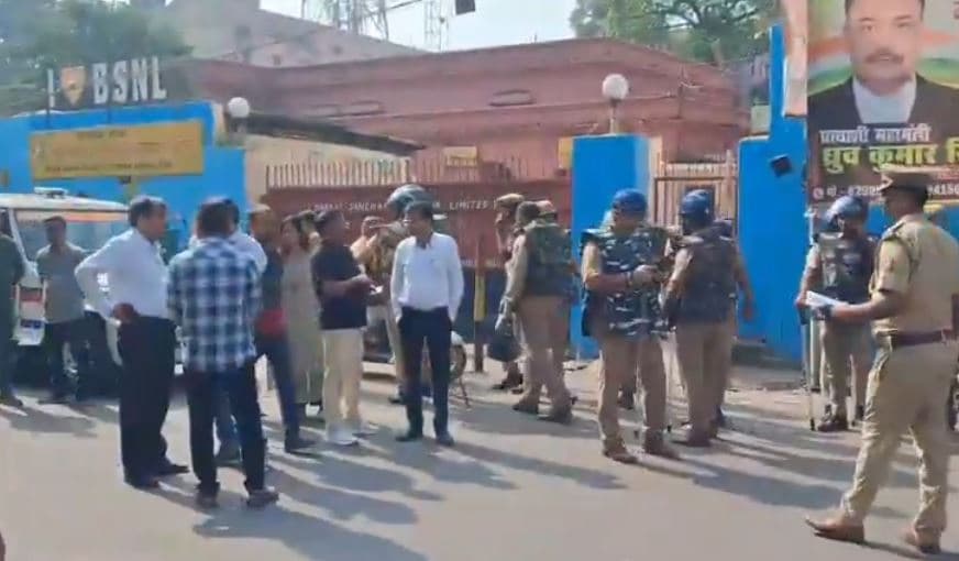 Lucknow court advocate chambers demolition
