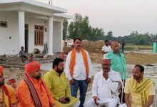 अयोध्या के महंत बृज मोहन दास ने किया श्रीराम कथा स्थल का निरीक्षण