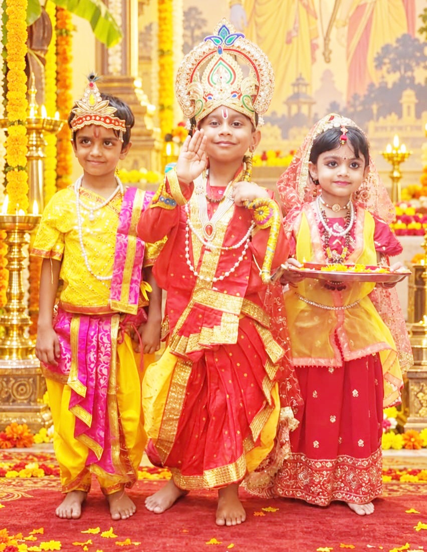 एसजी शिखर हाइट्स में नन्हे कलाकारों ने किया बाल रामलीला का भव्य मंचन