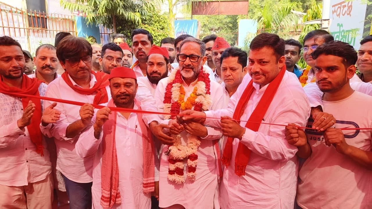 कैला भट्टा में सपा का निःशुल्क स्वास्थ्य जांच शिविर, सैकड़ों लोगों ने उठाया लाभ