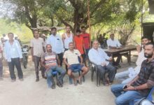 गन्ना विकास अधिकारियों ने किसानों के साथ बैठक कर गन्ना बुवाई के लिए किया जागरूक