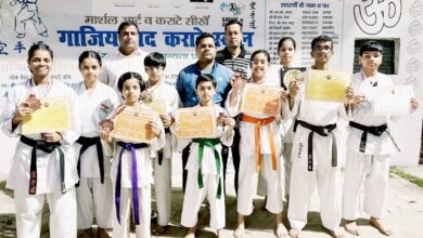 गाजियाबाद कराटे स्कूल के खिलाड़ियों का शानदार प्रदर्शन, आठ खिलाड़ियों ने जीते पदक