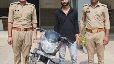 चोरी की बाइक बेचने निकला आरोपित चेकिंग में गिरफ्तार