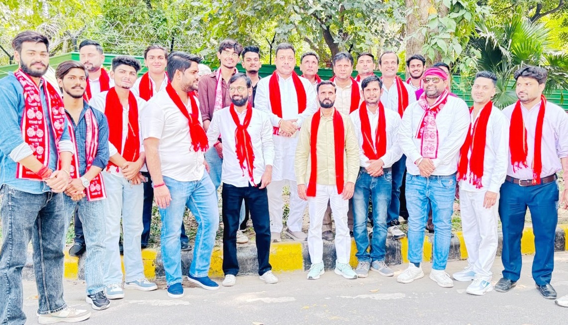 ज्ञानेश कुमार के इस्तीफे की मांग को लेकर दिल्ली में विपक्ष का प्रदर्शन, गाजियाबाद से भी पहुंचे सपाई