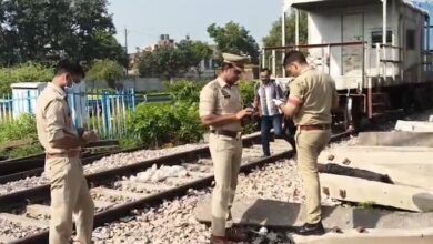 ट्रेन की चपेट से दो अज्ञात युवको की मौत