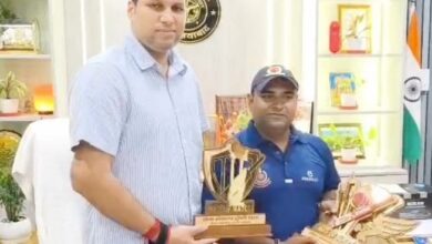 डीएम के प्रयास से मिली नौकरी, अब दिव्यांग क्रिकेटर ओमवीर सेन ने तीन अवार्ड जीतकर बढ़ाया गाजियाबाद का मान