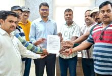 दिल्ली पत्रकारों से कथित दुर्व्यवहार के विरोध में सौंपा ज्ञापन