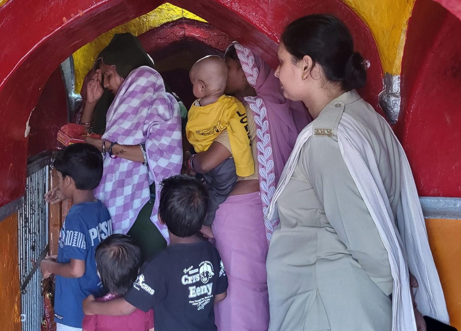 द्वितीय दिवस प्रातः हुई मां ब्रह्माणी की पूजा-अर्चना