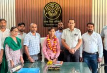 नव्या बनीं बीईओ, रावी ने संभाली प्रधानाध्यापक की कुर्सी