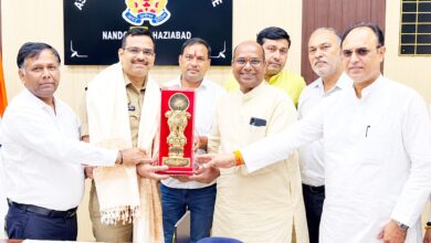 बेटी की शादी के लिए रखा सोना बरामद, एसीपी जियाउद्दीन अहमद को किया सम्मानित