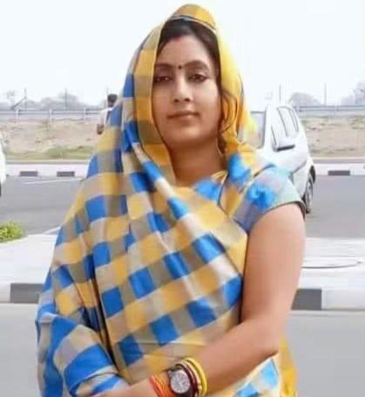 भाजपा नेत्री बबिता तिवारी को पार्टी ने बनाया महिला मोर्चा का प्रदेश मंत्री समर्थकों ने दी बधाई