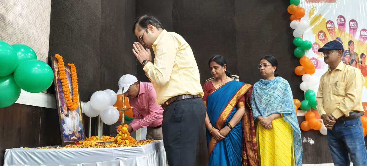 मऊ में 'मिशन शक्ति 6.0' के तहत करियर गाइडेंस कार्यक्रम आयोजित