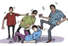 माता-पिता को बचाने पहुंचे बेटे से मारपीट: धमकी