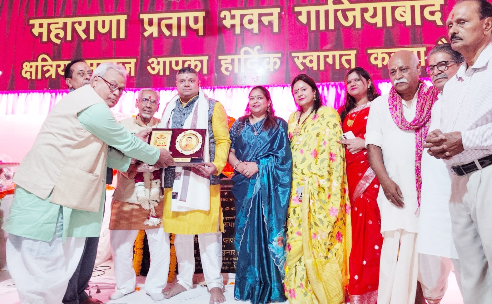 मुख्य अतिथि ठाकुर अजय चौहान की उपस्थिति में महाराणा प्रताप भवन में हुआ भव्य शस्त्र पूजन