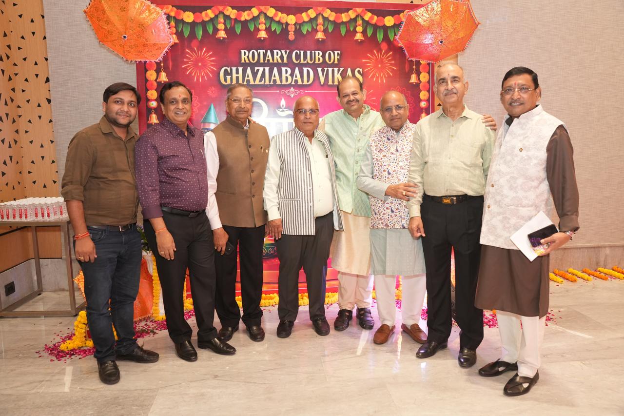 रोटरी क्लब गाजियाबाद विकास ने धूमधाम से मनाया दीपोत्सव