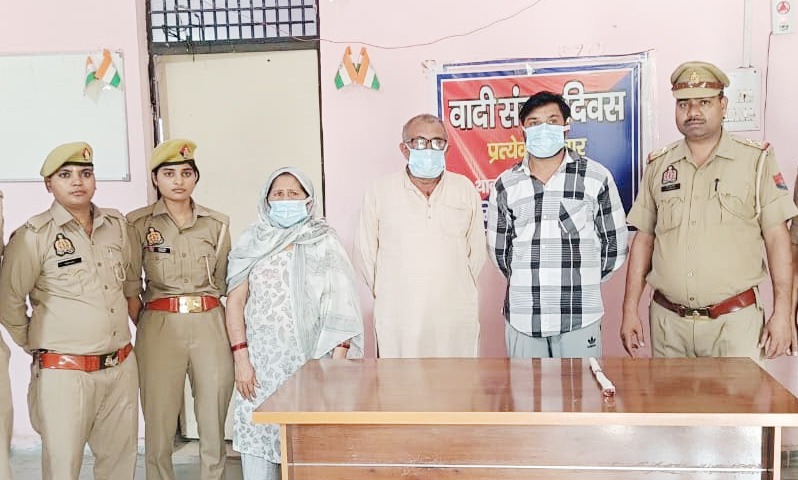 विवाहिता की हत्या में पति, सास और ससुर गिरफ्तार, लोहे की रॉड बरामद