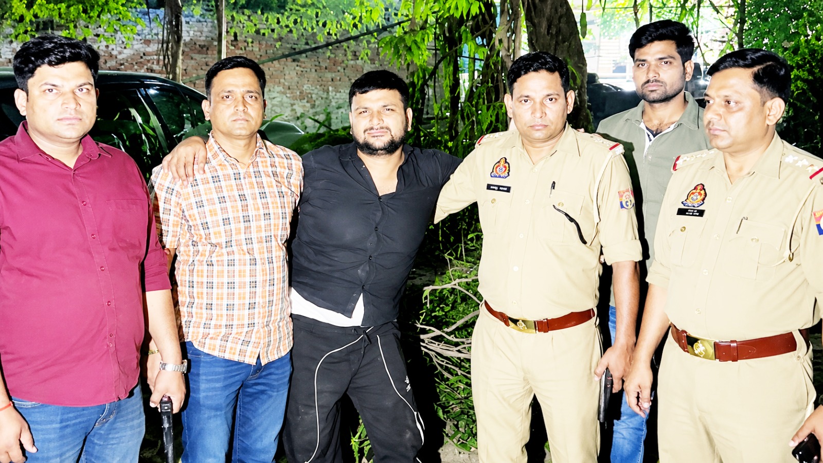 शालीमार गार्डन में पुलिस मुठभेड़, 25 हजार का इनामी बदमाश अमजद गिरफ्तार