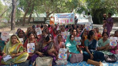 समूह सखी महिलाओं ने मानदेय बढ़ाने और स्थायी नियुक्ति की उठाई मांग
