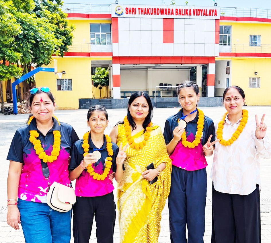 सीबीएसई नेशनल योग प्रतियोगिता में ठाकुरद्वारा बालिका विद्यालय की छात्राओं ने जीते सिल्वर मेडल