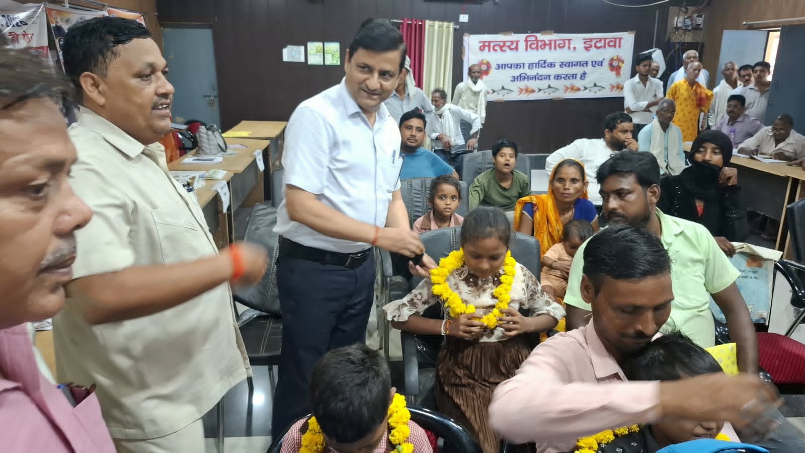 सेवा संकल्प: दो दर्जन दिव्यांग बच्चों को मिली एमआर किट